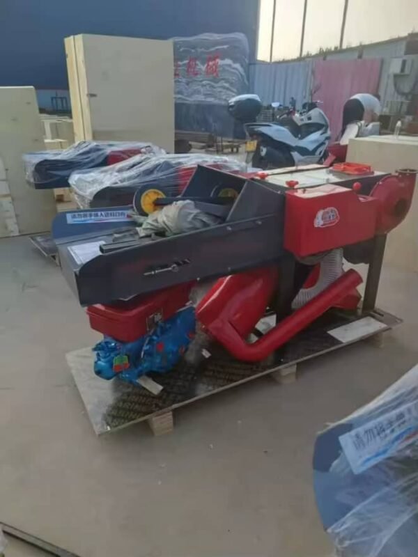 13hp engine Chaff Cutter & Grain Crusher with a Conveyor Belt & Cyclone Dust Collector.